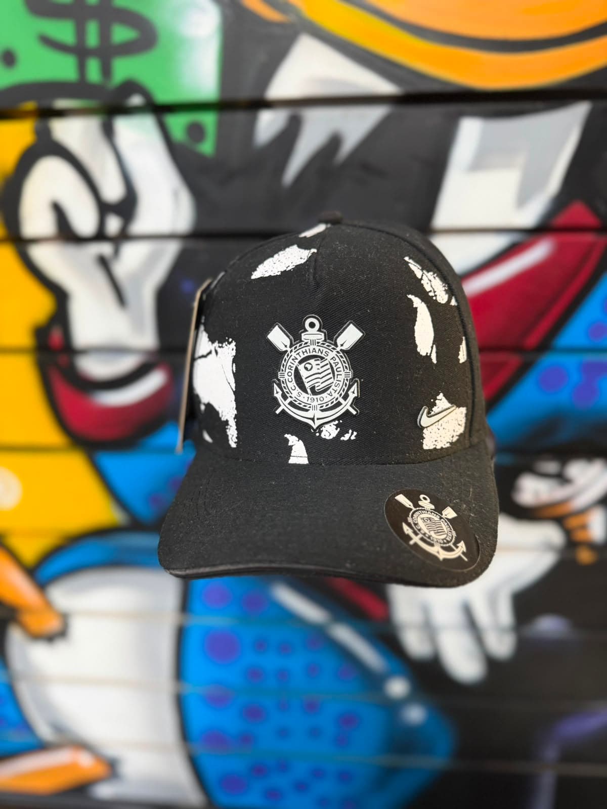 Boné Corinthians Preto com Estampa Gráfica e Escudo Bordado