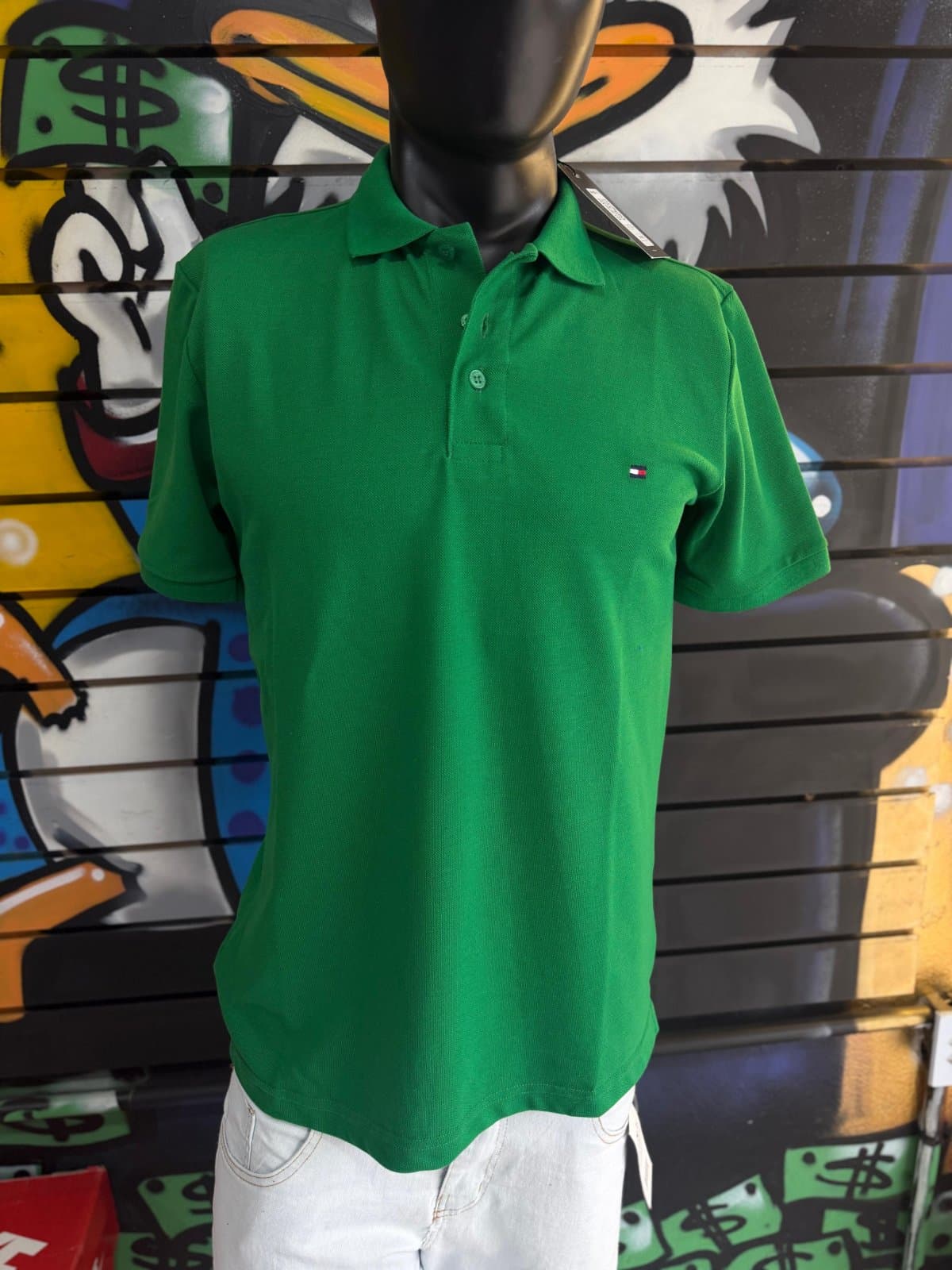 Camisa Polo Verde Lisa com Pequeno Logotipo no Peito